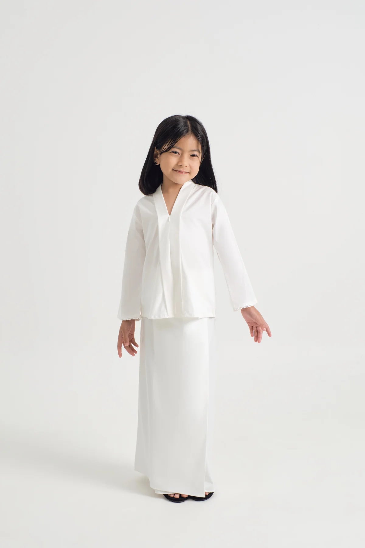 GIRL KEBAYA - ANTIQUE WHITE