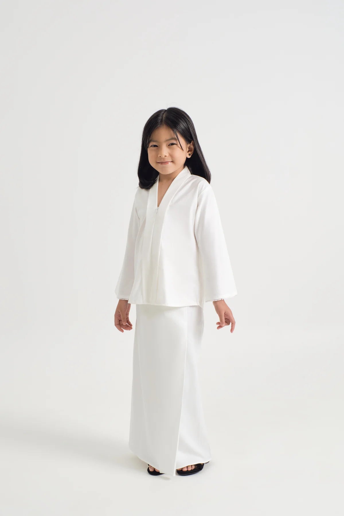 GIRL KEBAYA - ANTIQUE WHITE