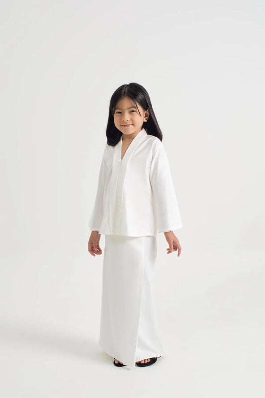 GIRL KEBAYA - ANTIQUE WHITE